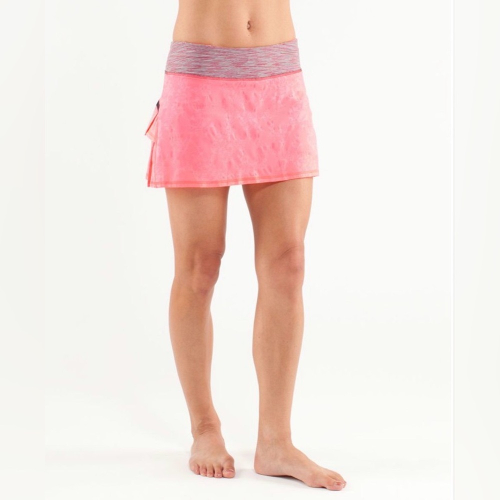 RARE Lululemon Pace Setter Skirt Skort Size 6 Flash Wee Are From Space Deep Pink